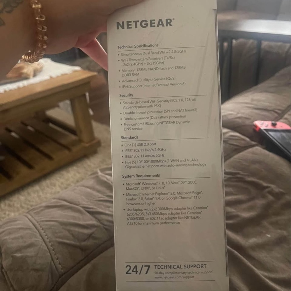 Netgear Dual-Band Black WiFi Router - Picture 4 of 4